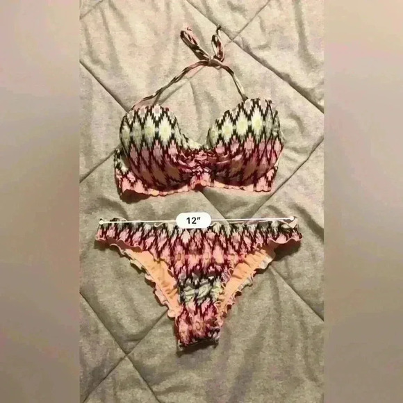 Victorias Secret Ikat Foil‎ Aztec Tribal Print Bikini Getaway Halter/Itsy Ruffle - Picture 1 of 9